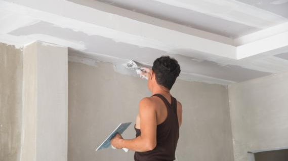 Plâtrerie traditionnelle : caractéristiques et techniques