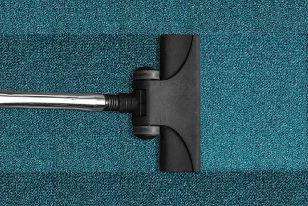Faites votre choix entre la moquette en dalles et en rouleau